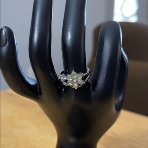 Elegant Silver Floral Ring